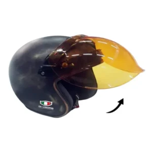 foto dimostrativa di un casco da moto con visiera a tre bottoni